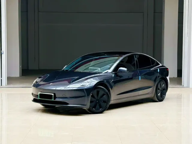 Фотография автомобиля — Tesla Model 3