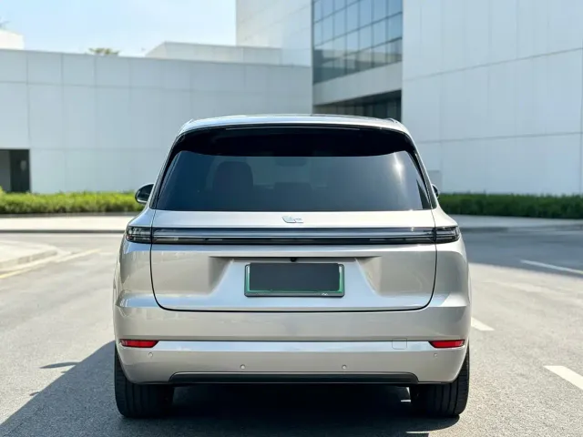 Li Auto L9 — Фото автомобиля 7