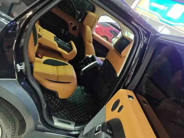Land Rover Range Rover Sport — Фото автомобиля 13