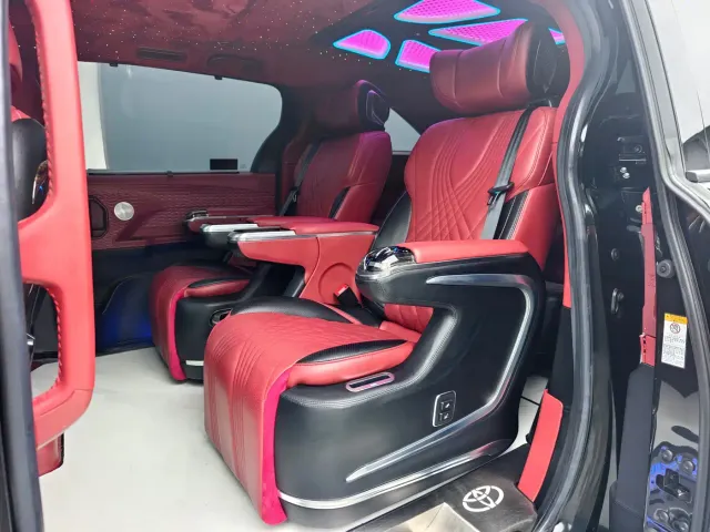 Toyota Sienna — Фото автомобиля 6