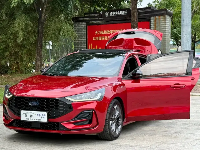 Ford Focus — Фото автомобиля 21