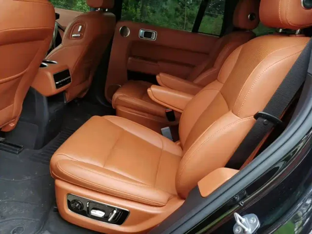 Li Auto L8 — Фото автомобиля 16