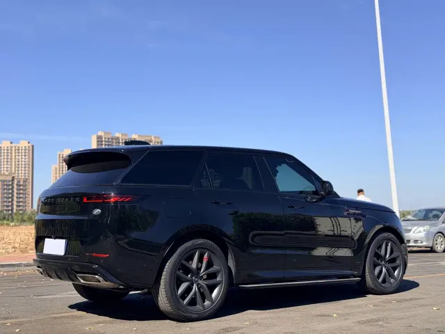 Land Rover Range Rover Sport — Фото автомобиля 15