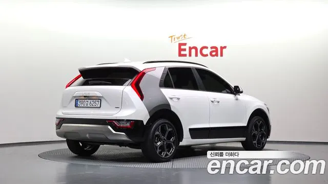 Kia Niro The All New Niro Signature — Фото автомобиля 2