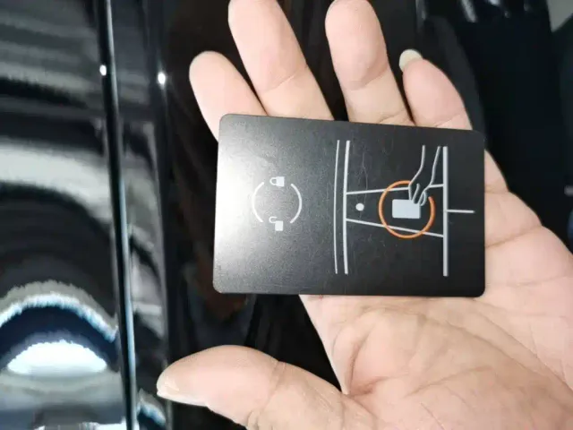 Tesla Model Y — Фото автомобиля 8