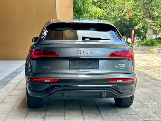 Audi Q5L Sportback — Фото автомобиля 5