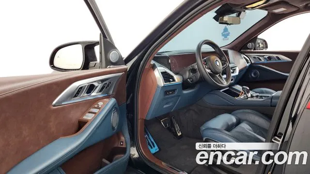 BMW XM — Фото автомобиля 9