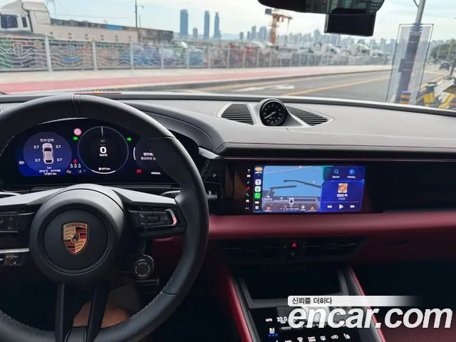 Porsche Macan — Фото автомобиля 6