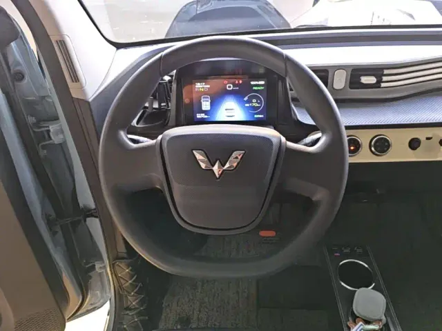 Wuling Hongguang Mini EV — Фото автомобиля 10