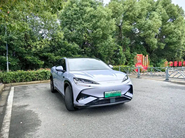 BYD Sealion 07 EV — Фото автомобиля 3