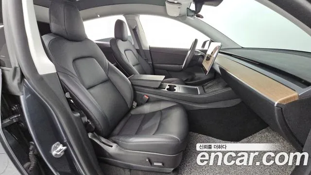 Tesla Model Y — Фото автомобиля 11