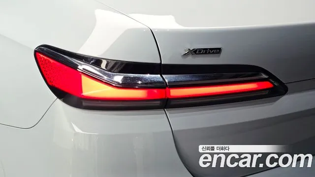 BMW 7 Series G70 — Фото автомобиля 8