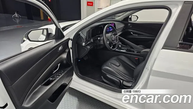 Hyundai Avante CN7 — Фото автомобиля 15