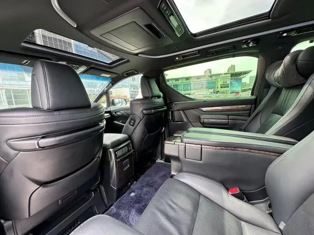 Toyota Vellfire — Фото автомобиля 11