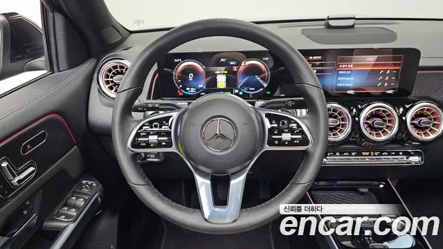 Mercedes-Benz EQB — Фото автомобиля 13