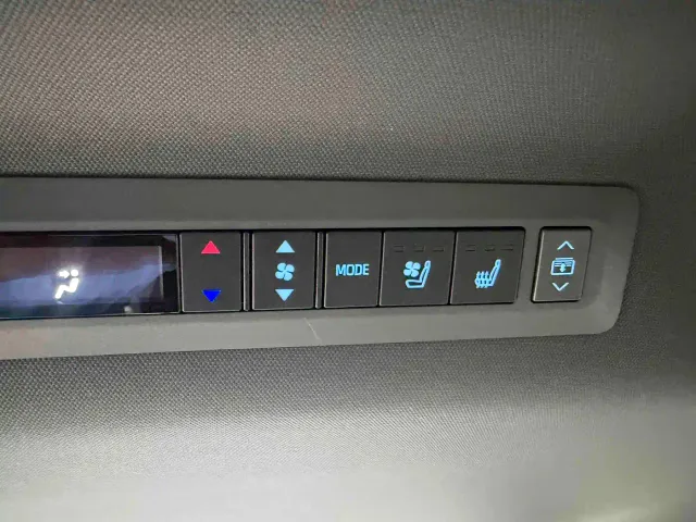 Toyota Sienna — Фото автомобиля 15