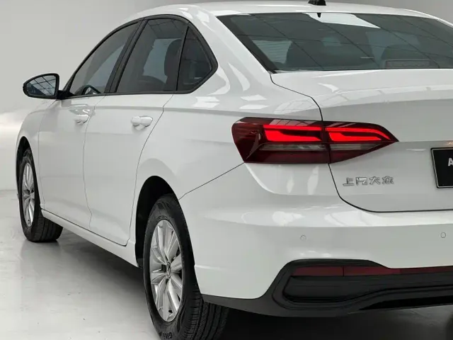 Volkswagen Lavida — Фото автомобиля 7
