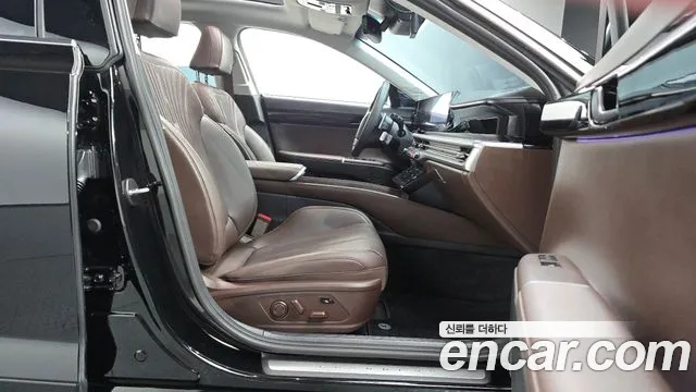 Hyundai Grandeur Grandeur (GN7) 2.5 Бензин 2WD — Фото автомобиля 26