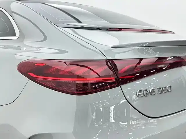 Mercedes-Benz EQE — Фото автомобиля 19