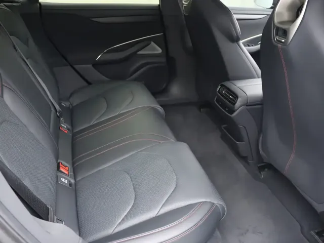 Xiaomi SU7 — Фото автомобиля 12