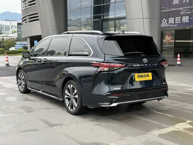 Toyota Granvia — Фото автомобиля 5