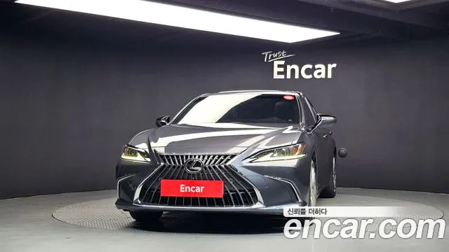Lexus ES — Фото автомобиля 3