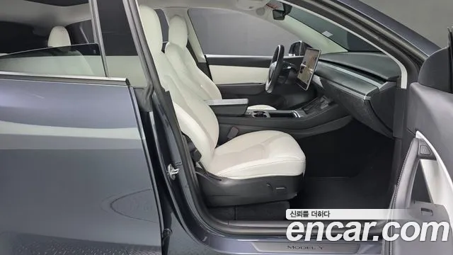 Tesla Model Y — Фото автомобиля 26