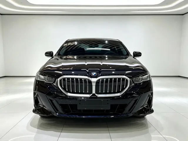 BMW 5 Series — Фото автомобиля 2