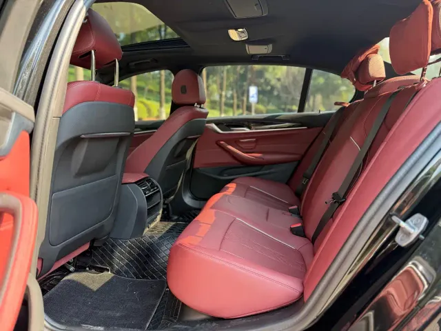 BMW 5 Series — Фото автомобиля 6