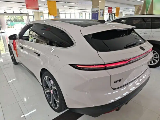 Nio ET5 Touring — Фото автомобиля 4