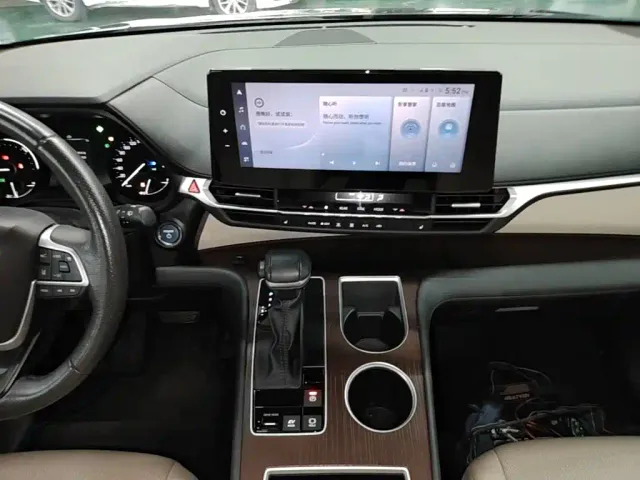 Toyota Granvia — Фото автомобиля 12