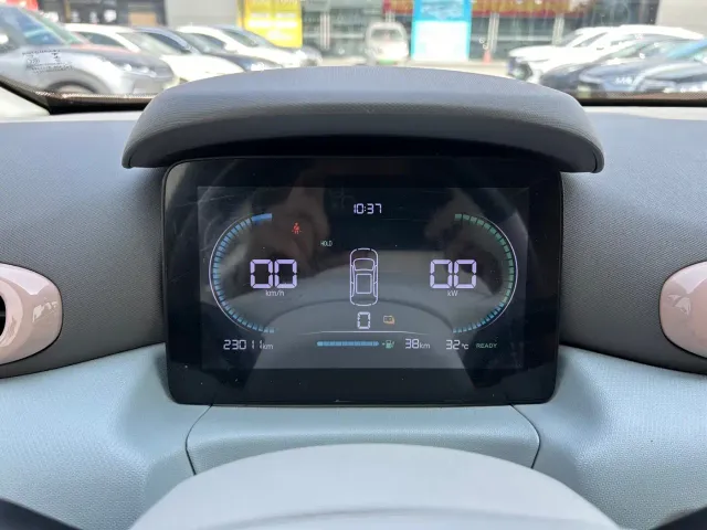 Leapmotor T03 — Фото автомобиля 15
