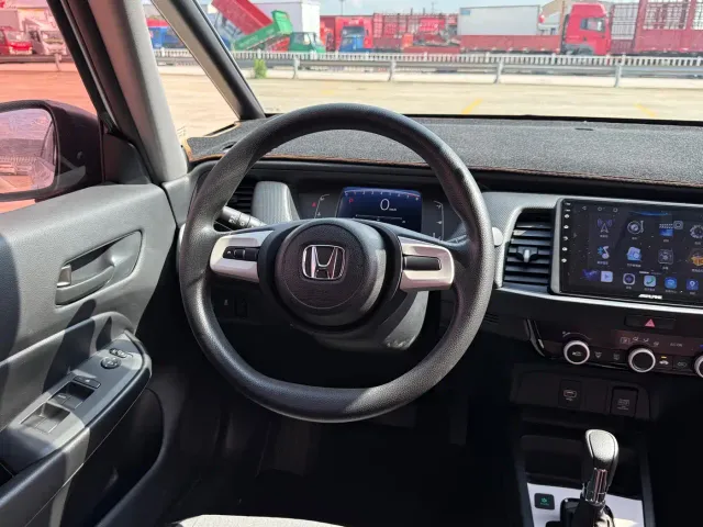 Honda Fit — Фото автомобиля 9