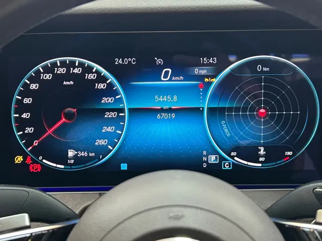 Mercedes-Benz E-Class — Фото автомобиля 25