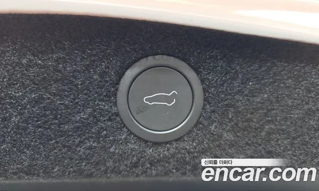 Tesla Model 3 — Фото автомобиля 17