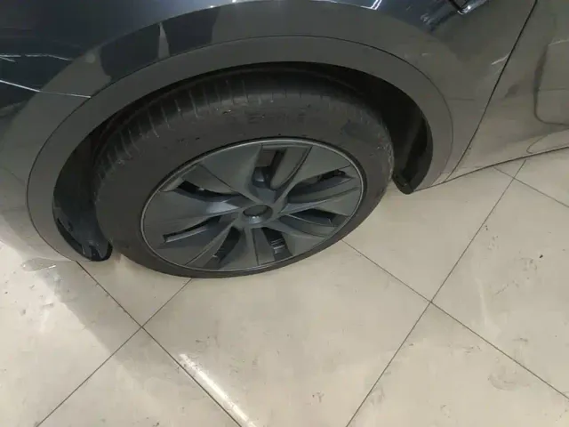 Tesla Model Y — Фото автомобиля 22