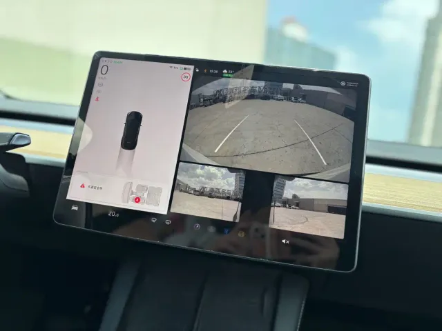 Tesla Model Y — Фото автомобиля 8