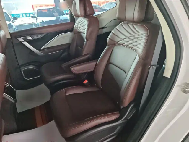 Geely Jiaji — Фото автомобиля 7