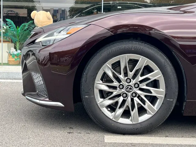 Lexus LS — Фото автомобиля 15