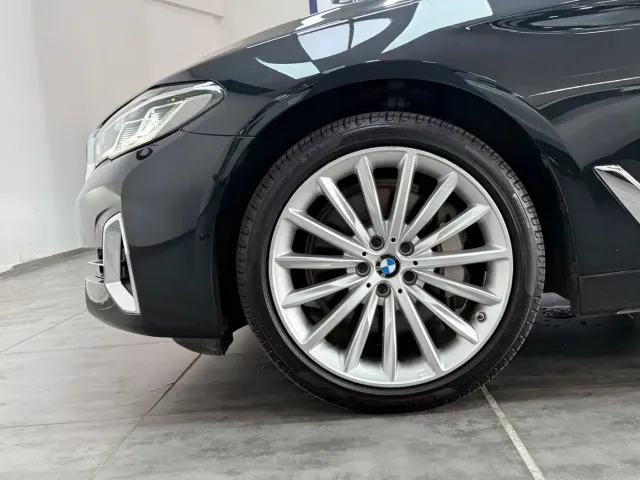 BMW 5 Series — Фото автомобиля 18
