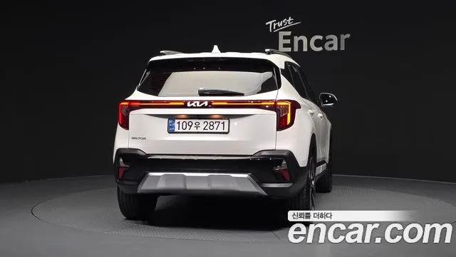 Kia Seltos Новый Seltos Бензин 1.6 турбо 2WD — Фото автомобиля 4