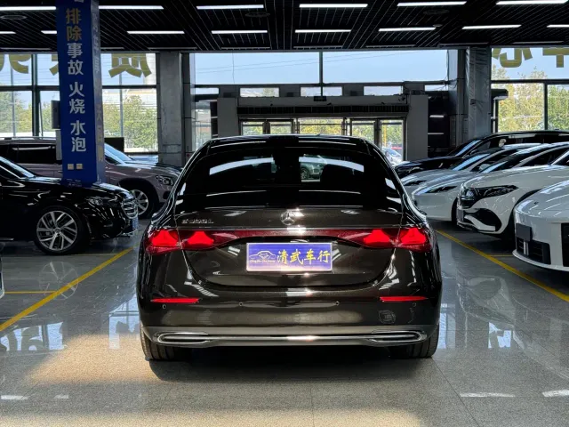 Mercedes-Benz E-Class — Фото автомобиля 15
