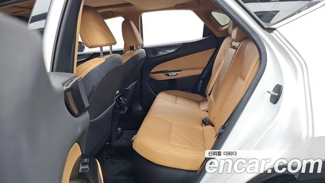Lexus NX — Фото автомобиля 23