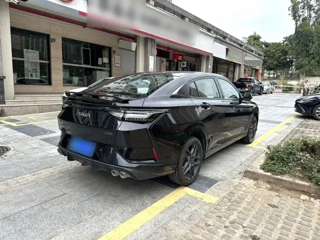 Dongfeng Yixuan — Фото автомобиля 9