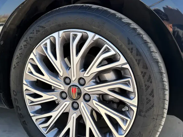 Hongqi H5 — Фото автомобиля 19