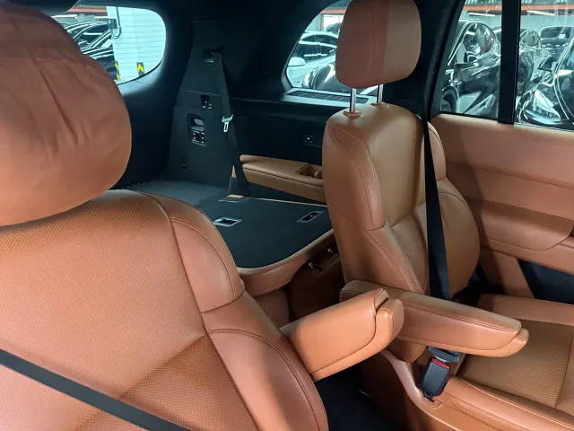 Li Auto L8 — Фото автомобиля 16