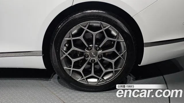 Genesis G80 RG3 — Фото автомобиля 5