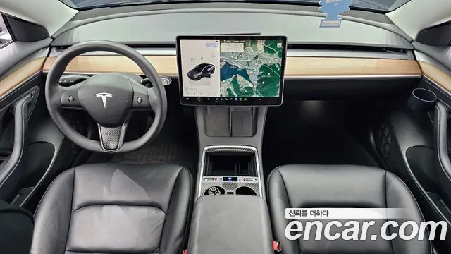 Tesla Model 3 — Фото автомобиля 10