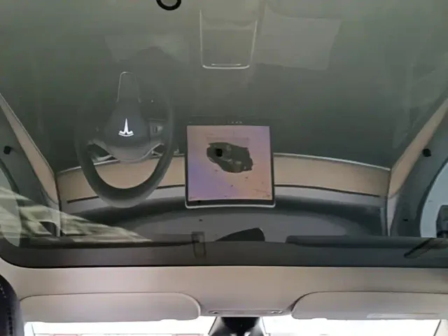 Tesla Model Y — Фото автомобиля 17