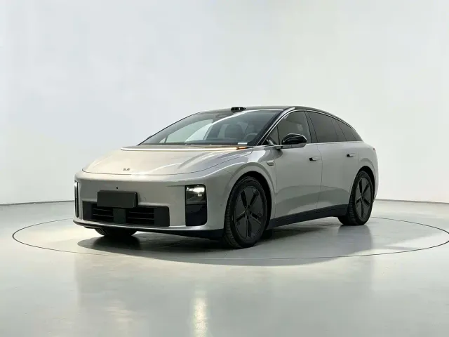 Фотография автомобиля — Li Auto i6